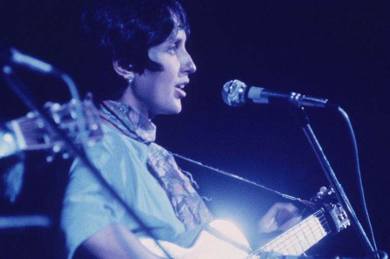 Joan-Baez-at-Woodstock